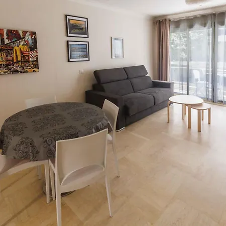 公寓 Spacieux En Bord De 昂蒂布