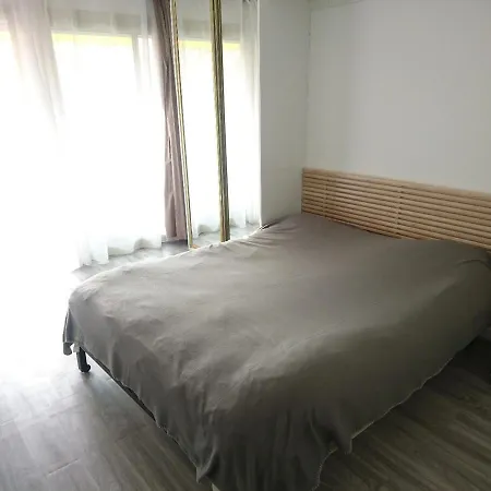 One-bedroom Near The And The Old Town Apartment *