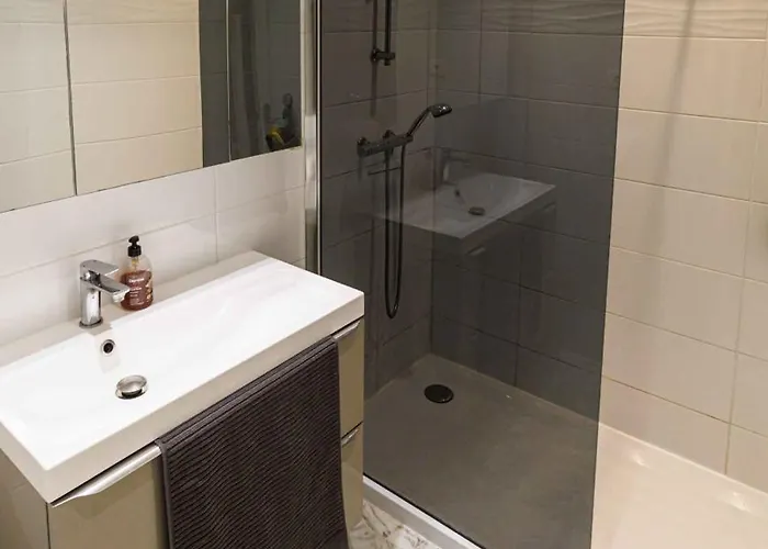 Spacieux En Bord De 公寓 *