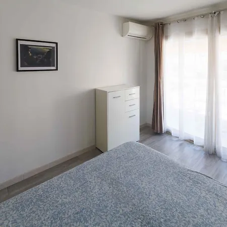 Апартаменты Spacieux En Bord De Антиб